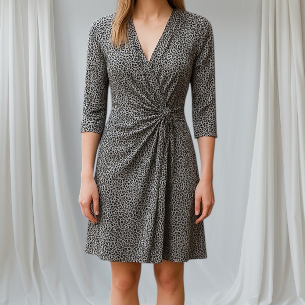 Animal print dress size Small, long sleeves, NWT